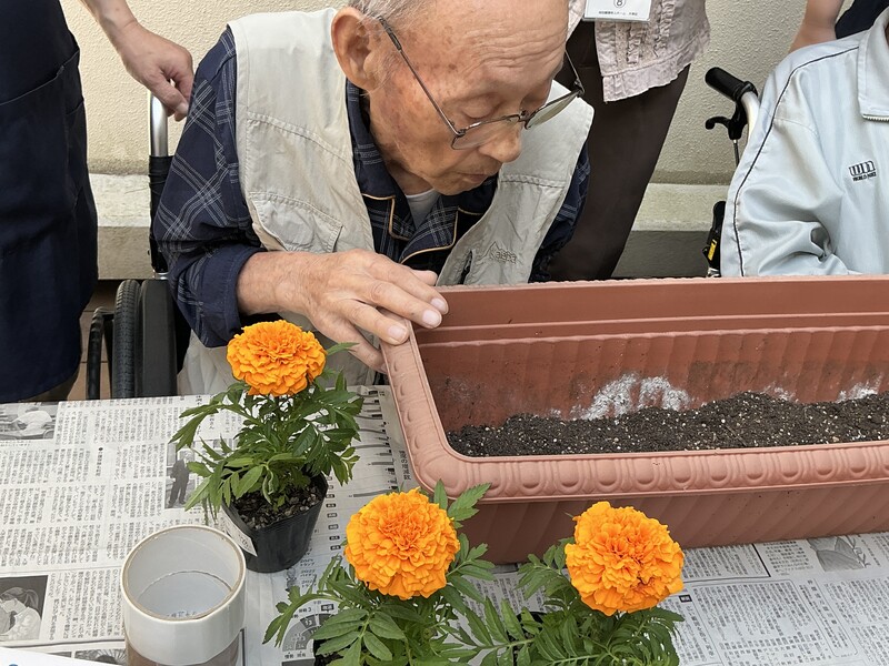 暮らし・活動報告、献立紹介、広報誌を更新しました